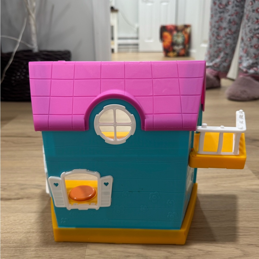 Peppa Pig Pink and Blue Playhouse